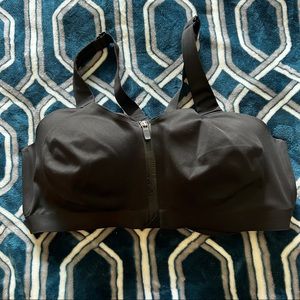 NWOT VS Incredible Knockout Ultra Max- sports bra
